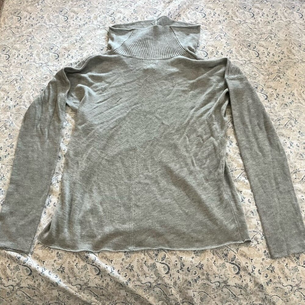 Grey Women’s Medium Long Sleeved Turtleneck Sweater Converse